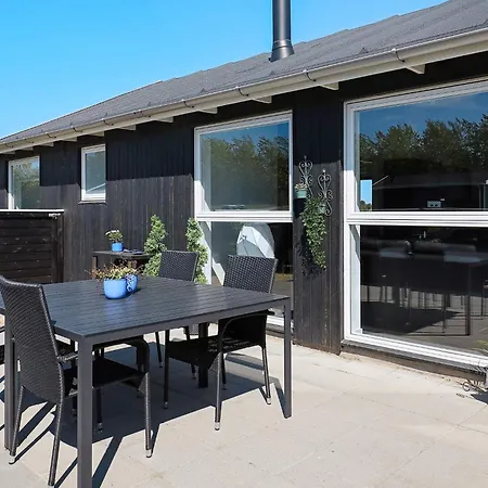 Modern Retreat With - By Traum