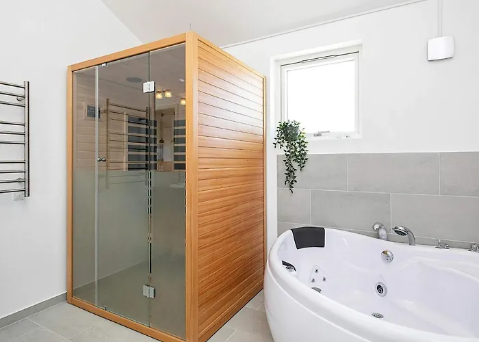 Modern Retreat With - By Traum Løkken