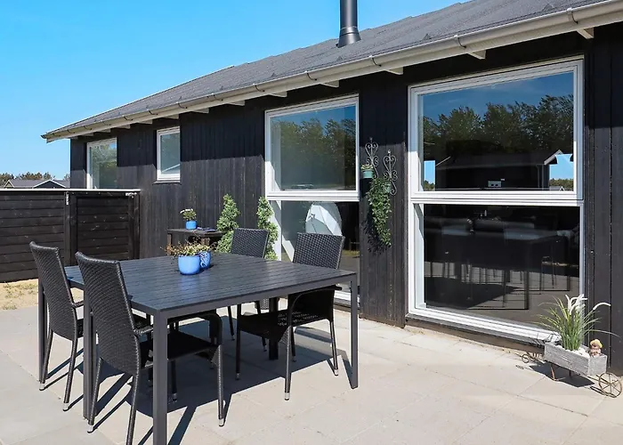 Modern Retreat With - By Traum