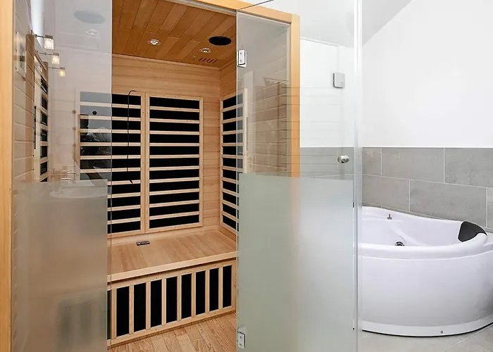 Modern Retreat With - By Traum